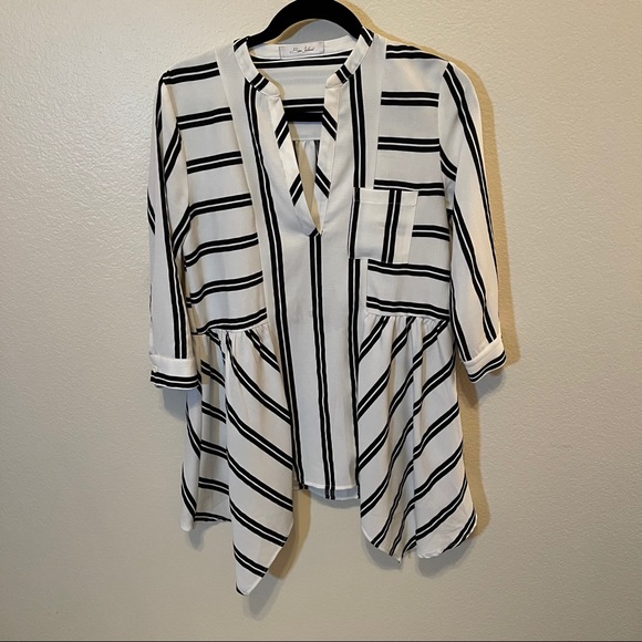 Bou Jeloud White Striped Shark-bite Tunic Small - Picture 12 of 16